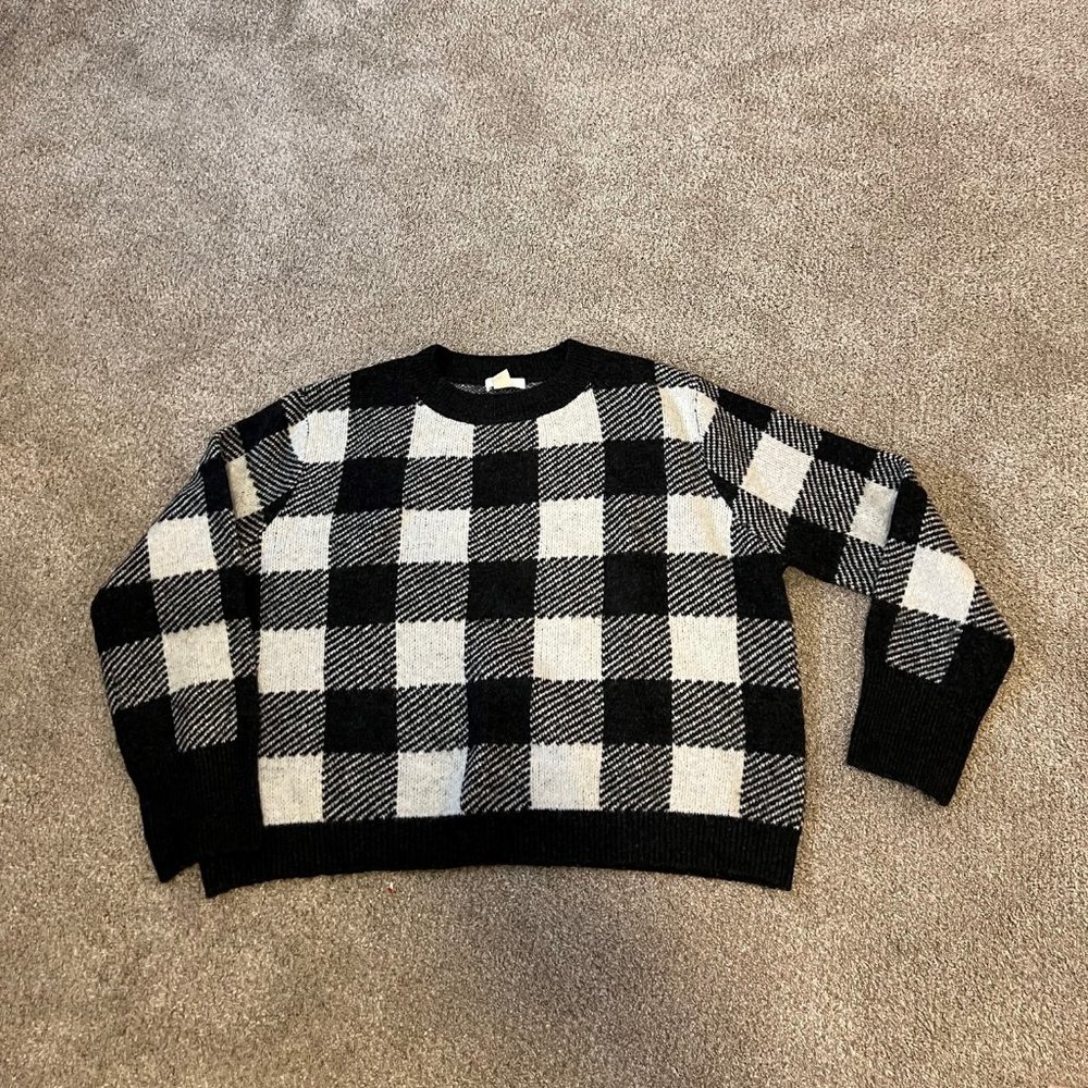 H&M black and white check sweater